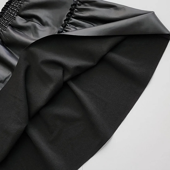 Laundry By Shelli Segal Black Mini Faux Leather Skirt Smocked  Waist Size Medium - Picture 5 of 12